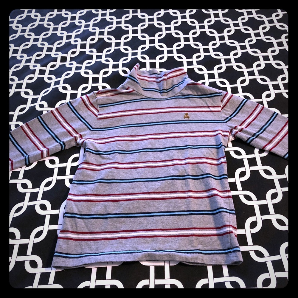 Turtle neck long sleeve shirt